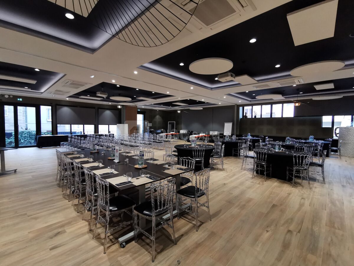 Version grand salle sans cloisons.
