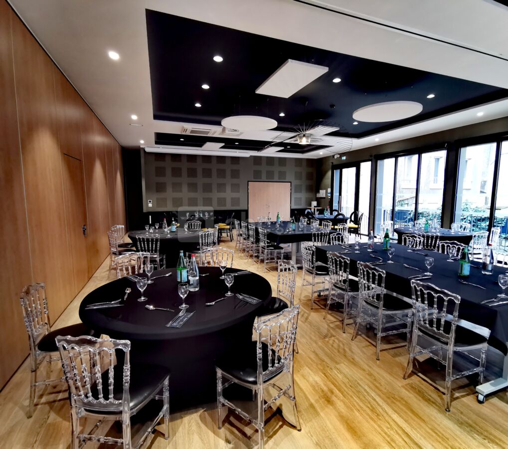 Salle A+ B