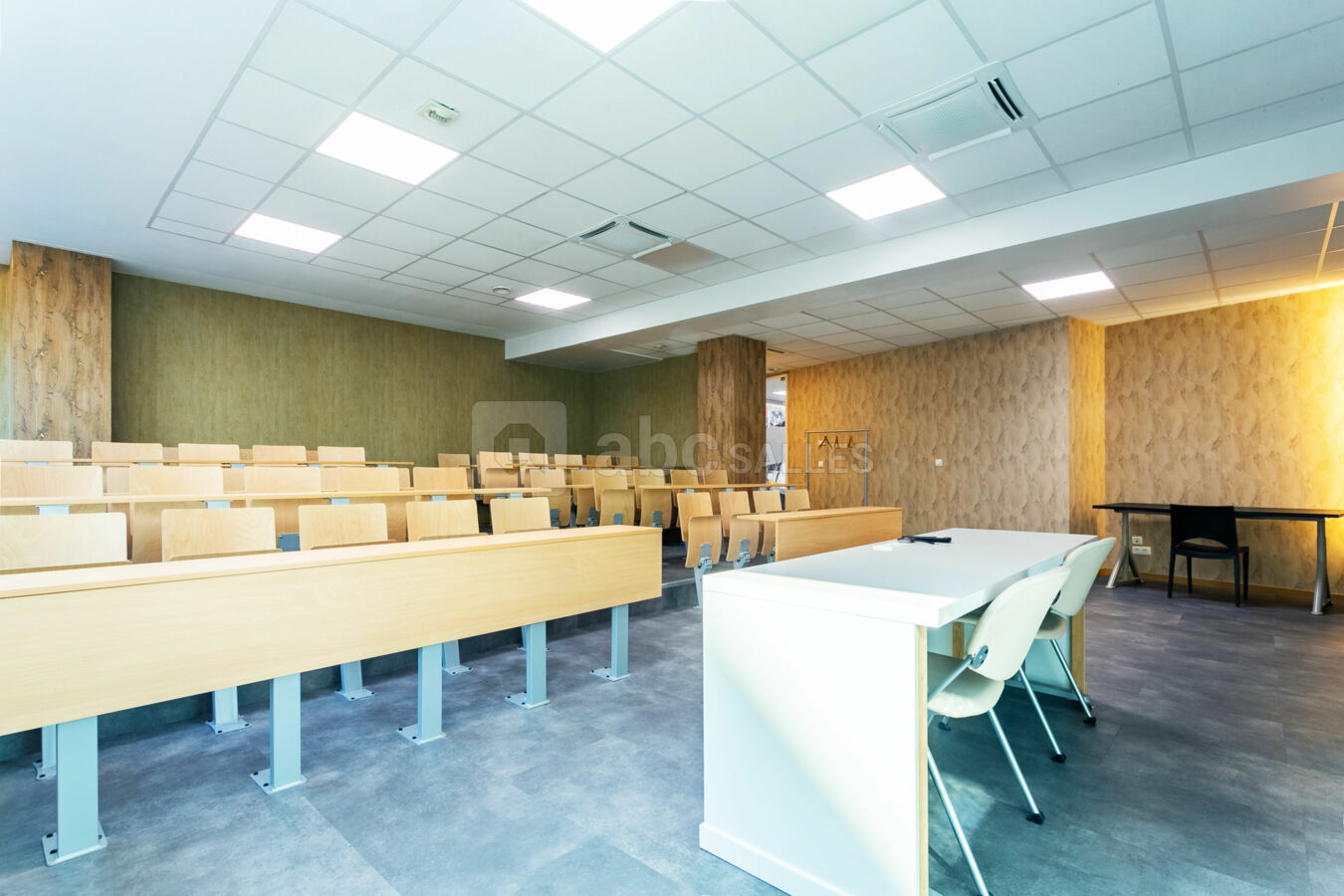 Amphi Poupa