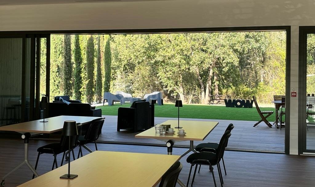 Réunion vue sur la jardin