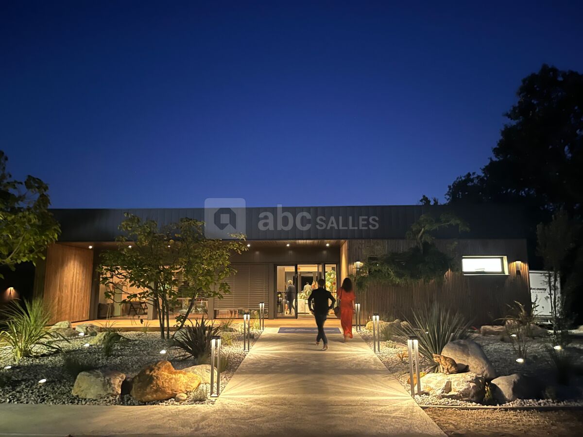 Vue de nuit de l'entré principale