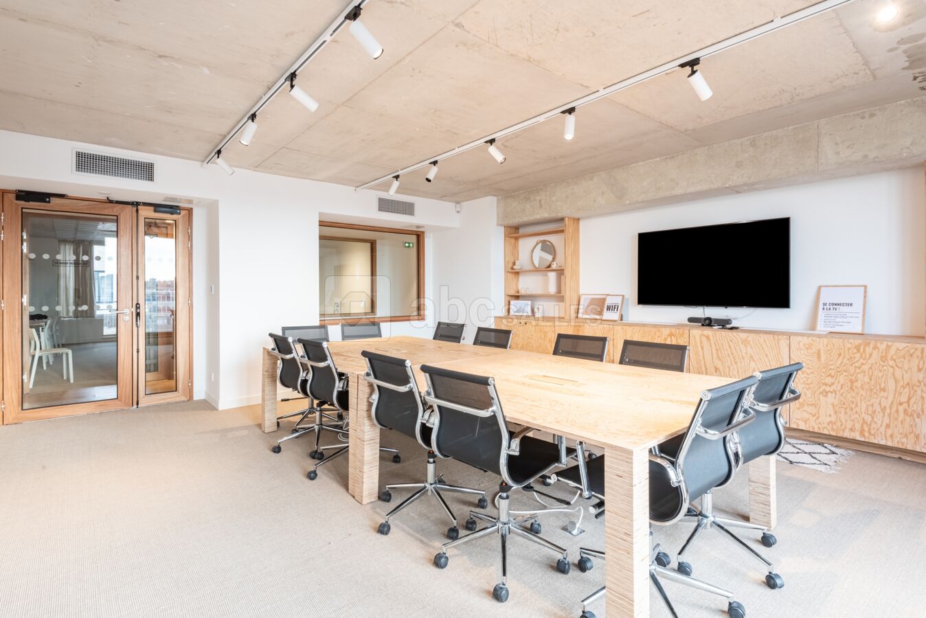 The Medium Room 2