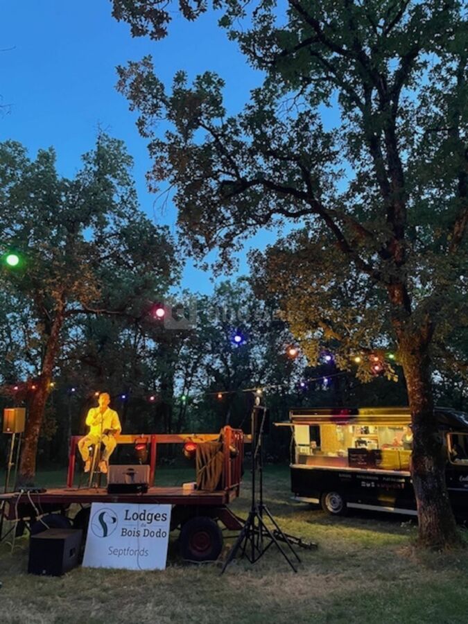 Concert & Food Truck