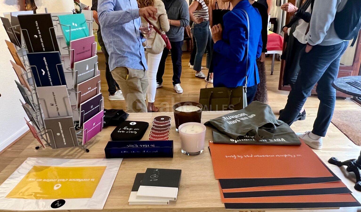 Idéal pour des pop-up, des showcase, del présentations, promotions, vernissages