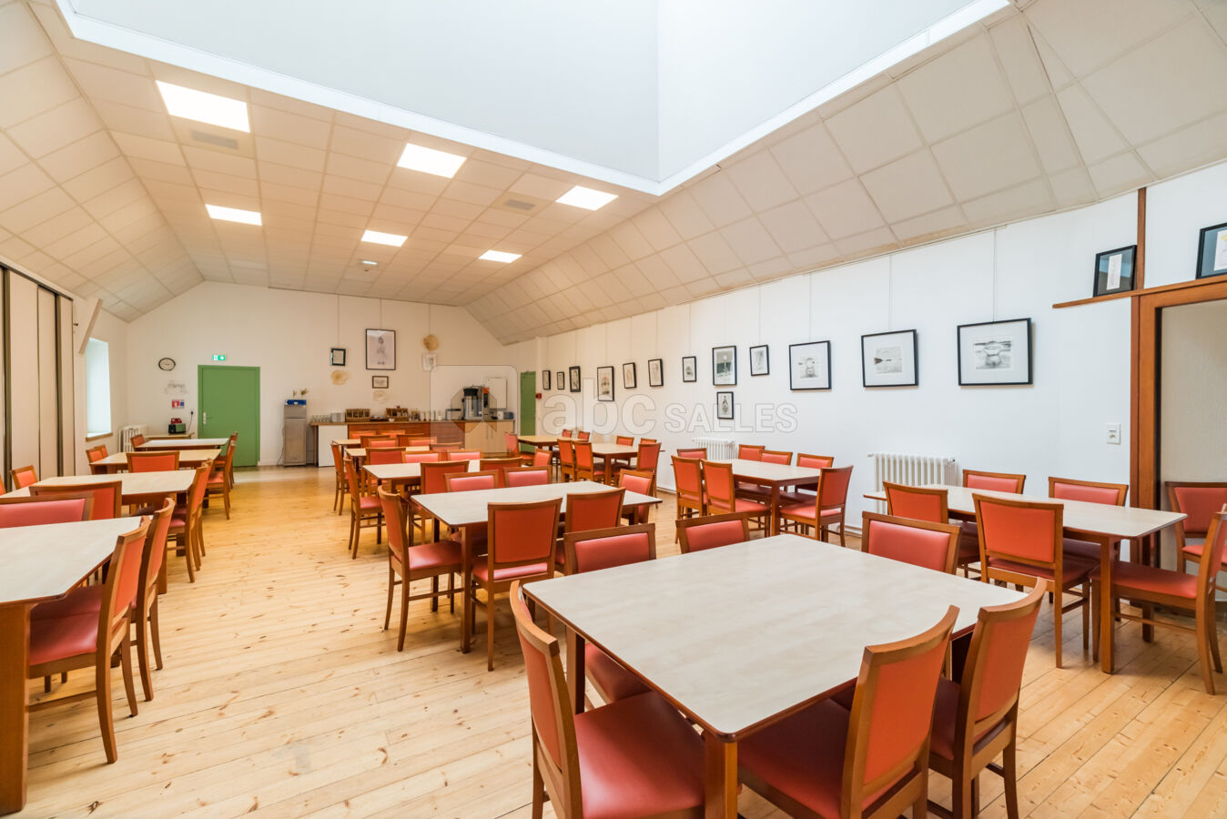 Grande salle à manger, 70 personnes