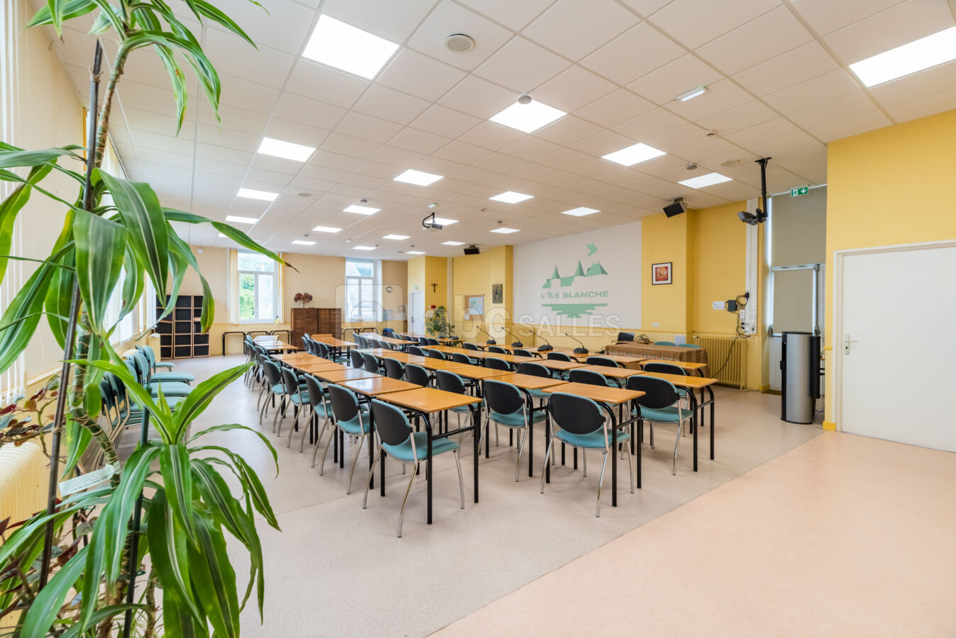Salle de conférence, jusqu'à 136 personnes
