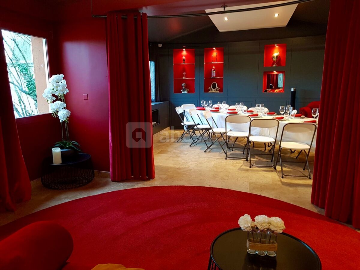 Salon Suite Rouge