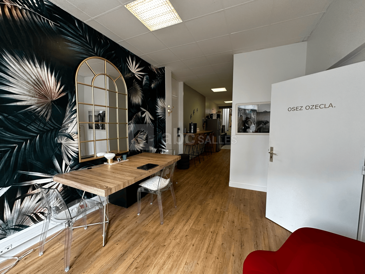 Espace Conférence / réunion / espace détente 1/2
