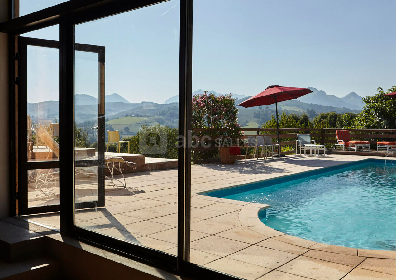 PISCINE AVEC VUE