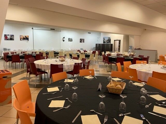Vue banquet 120 personnes MAX Jonquille