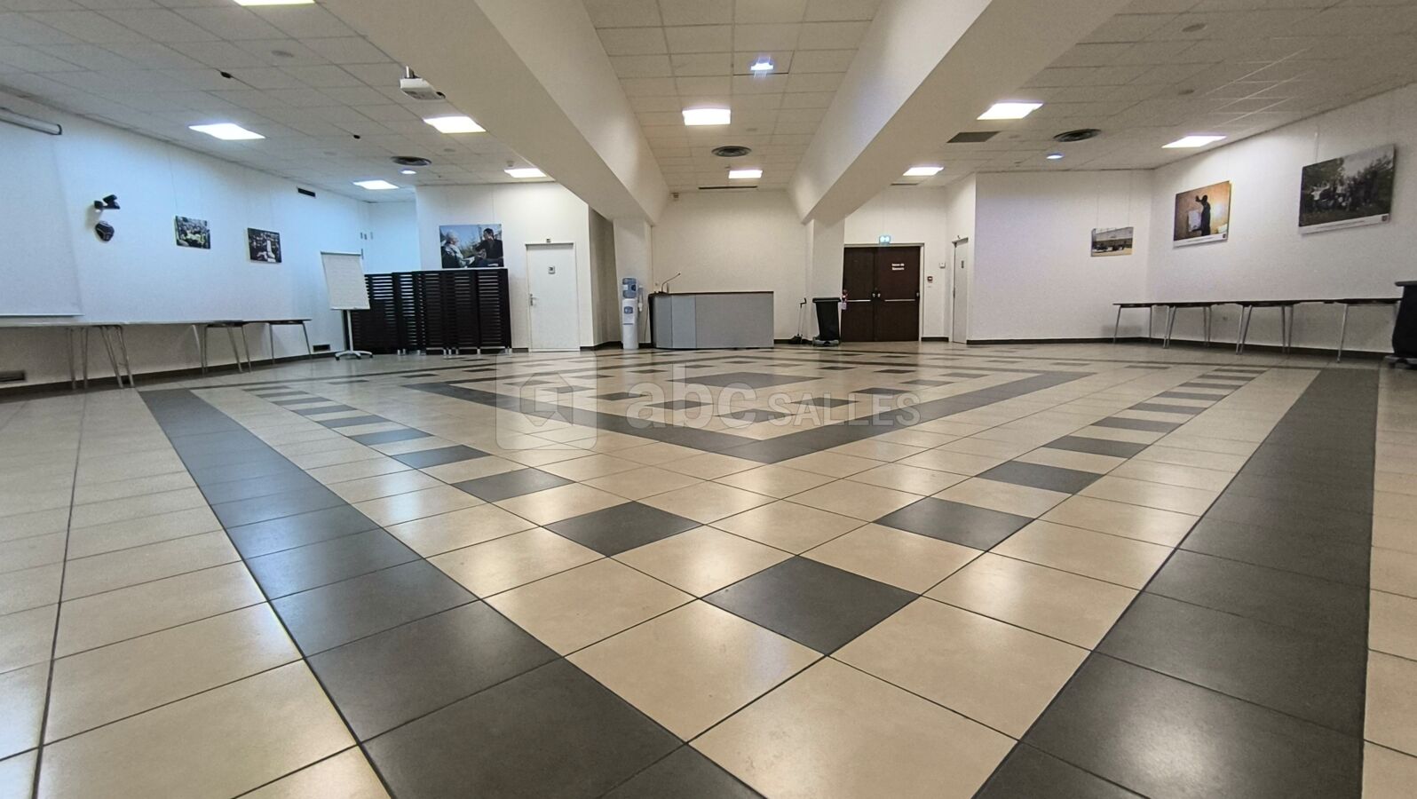 Salle Jonquille vide