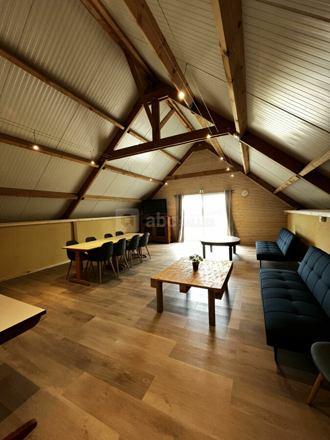 Dortoir 2 - Salon / salle de repos / TV
