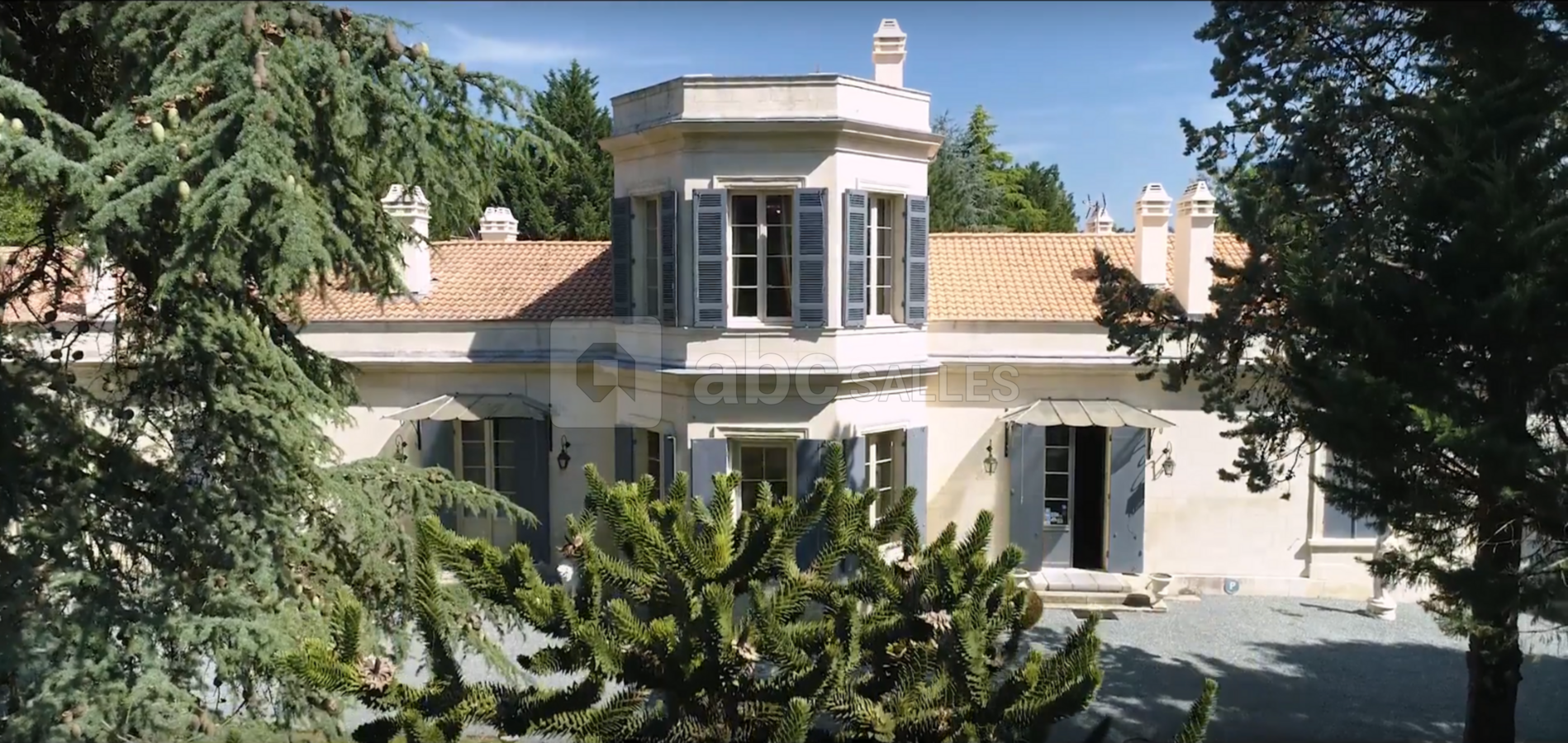 Façade de la demeure