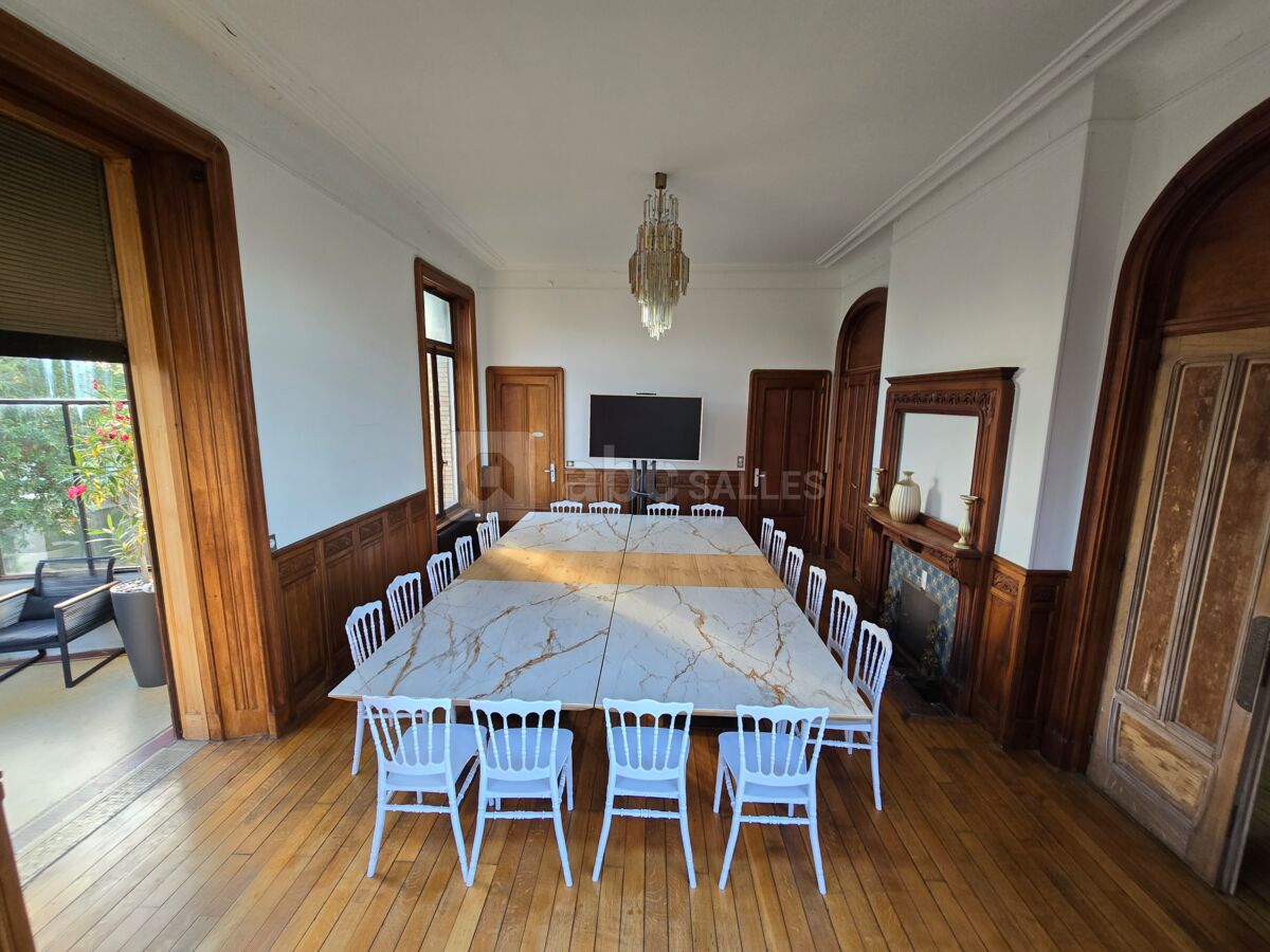 Le salon fixe