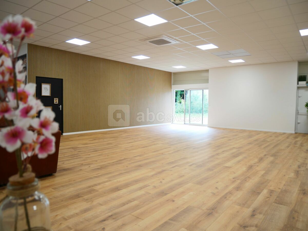 SALLE XL -Les Salines - Vide
