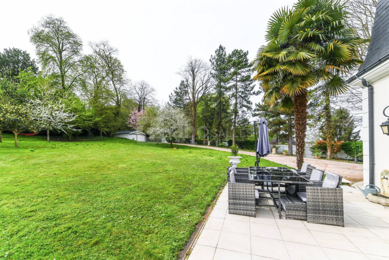 Terrasse, salon extérieur et jardin