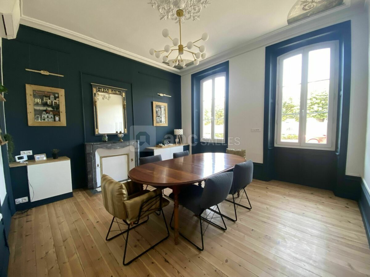 SALON D'AFFAIRE 1