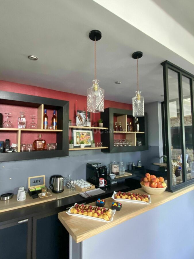 SALLE DU CHAI _ espace café bar
