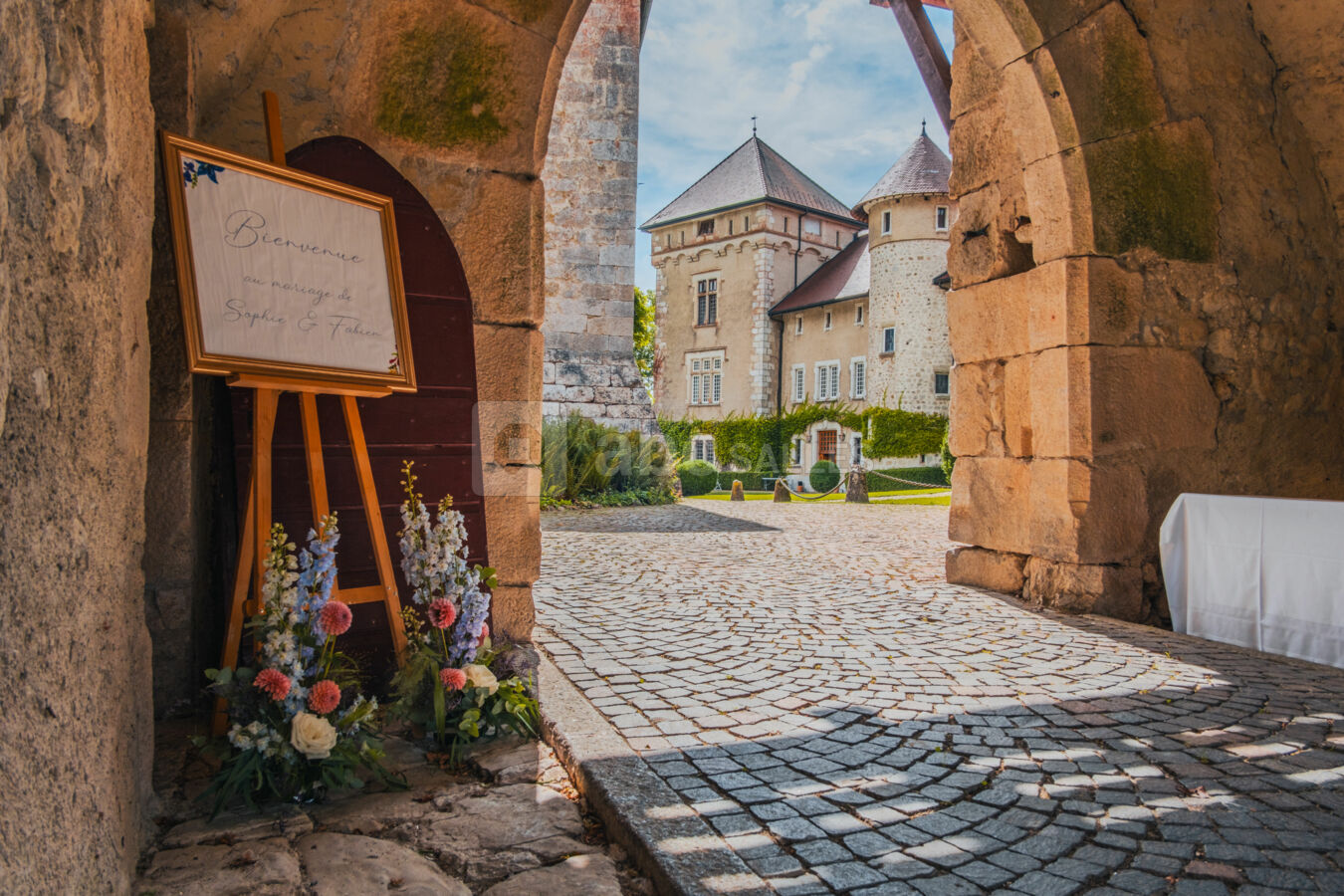 Le porche d'entrée
