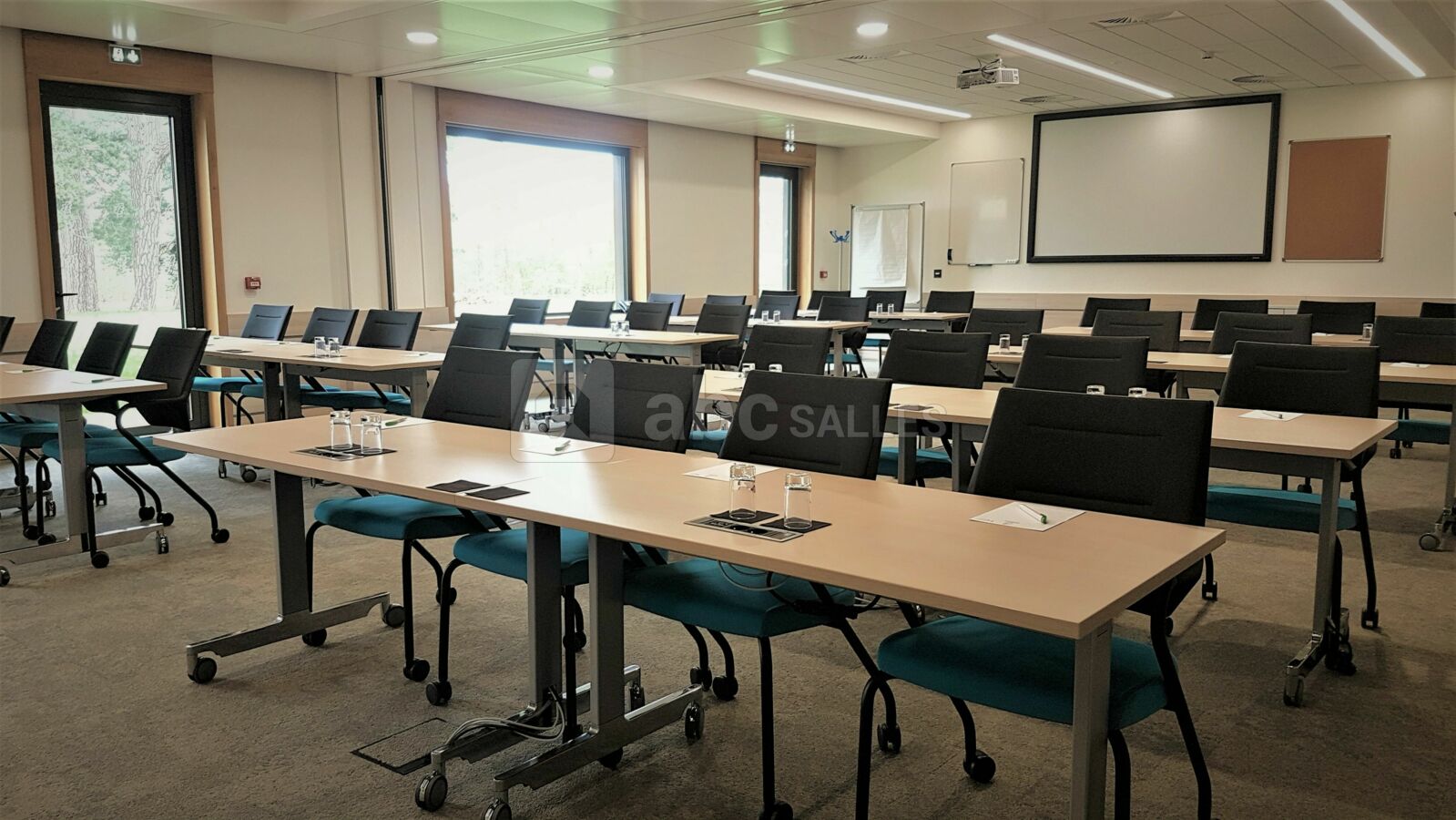 Salle de réunion format -classe-