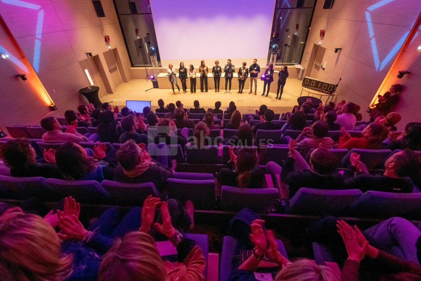 L'amphithéâtre modulable pour vos réunions et soirées professionnelles chez Maubreuil Séminaires à Nantes Carquefou 44