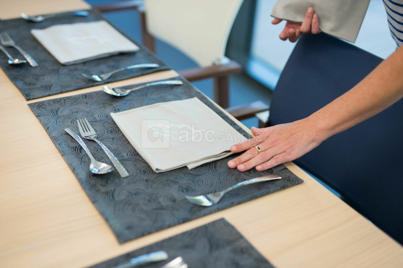 Mise en place du restaurant de Maubreuil Séminaires à Nantes Carquefou 44