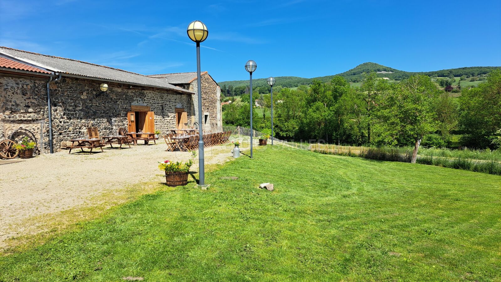 Espace verts et terrasse plein air