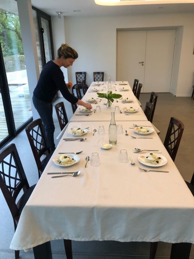 Salle à manger en cours d'installation