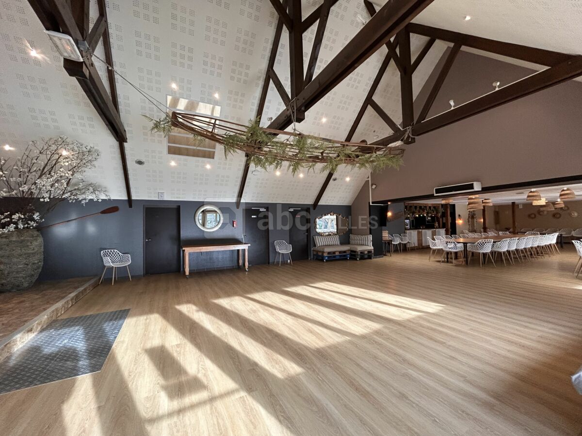 Trouver une grande salle de mariage à louer avec espace extérieur proche de Merville Franceville