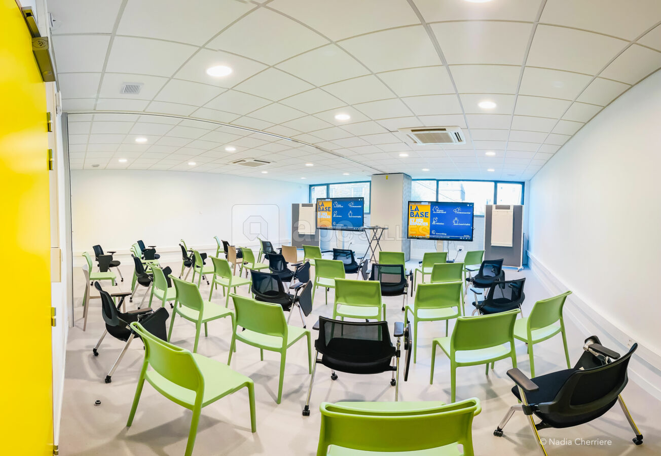 Salle Electron Libre de La Base by CCI19 en version "conférence"