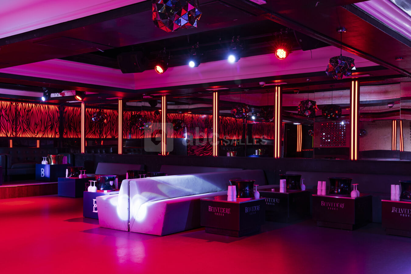 SALLE DE RECEPTION - TAMISE ROUGE