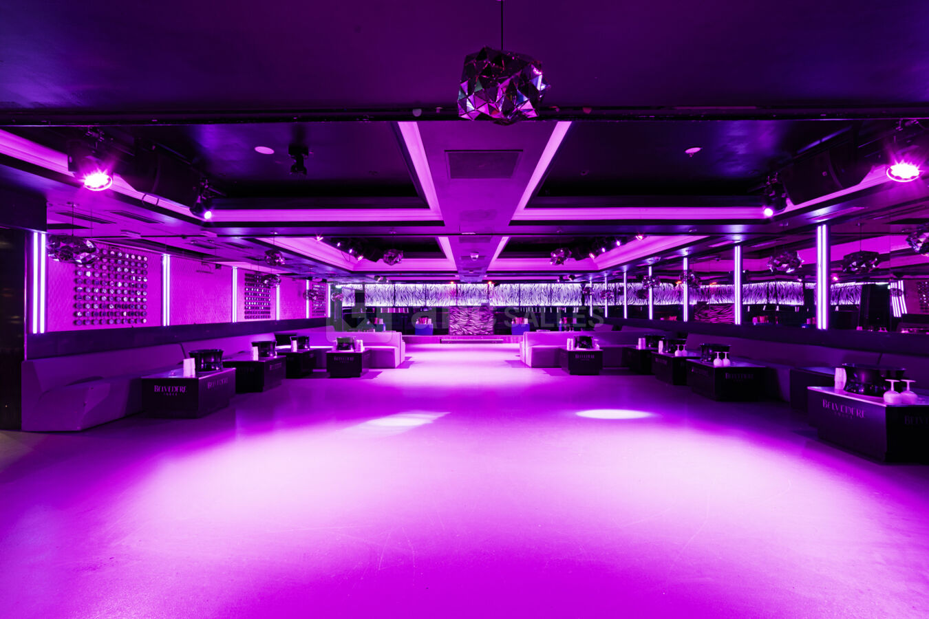 SALLE DE RECEPTION - AMBIANCE ROSE