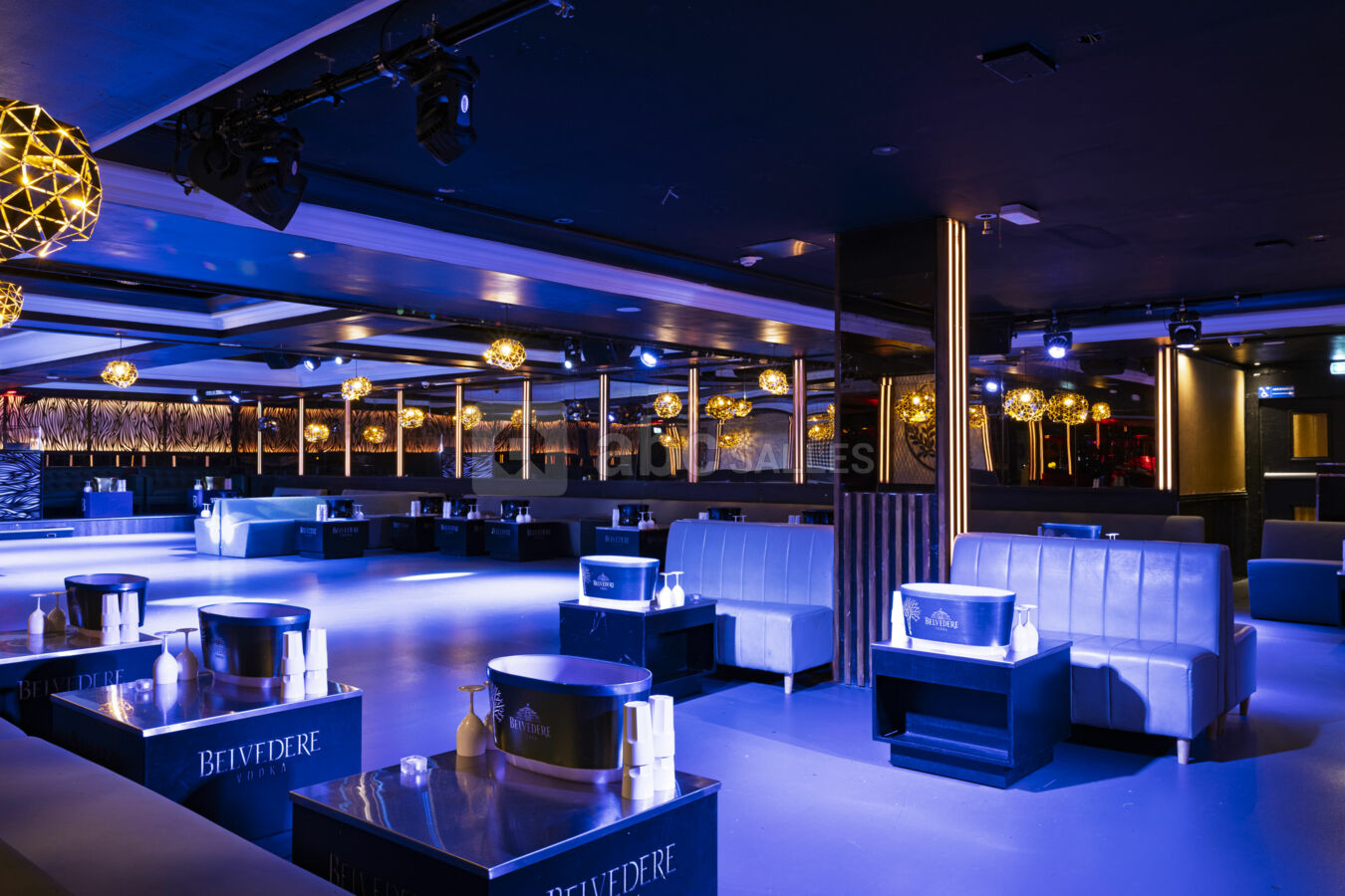 SALLE DE RECEPTION - LUMIERE BLANCHE