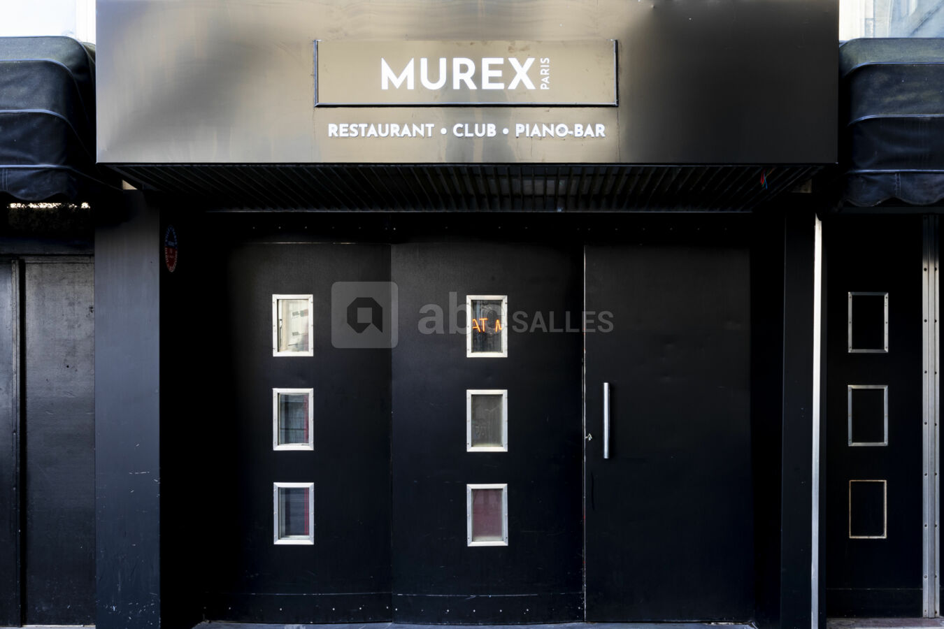 ENTREE PRINCIPALE EXTERIEURE