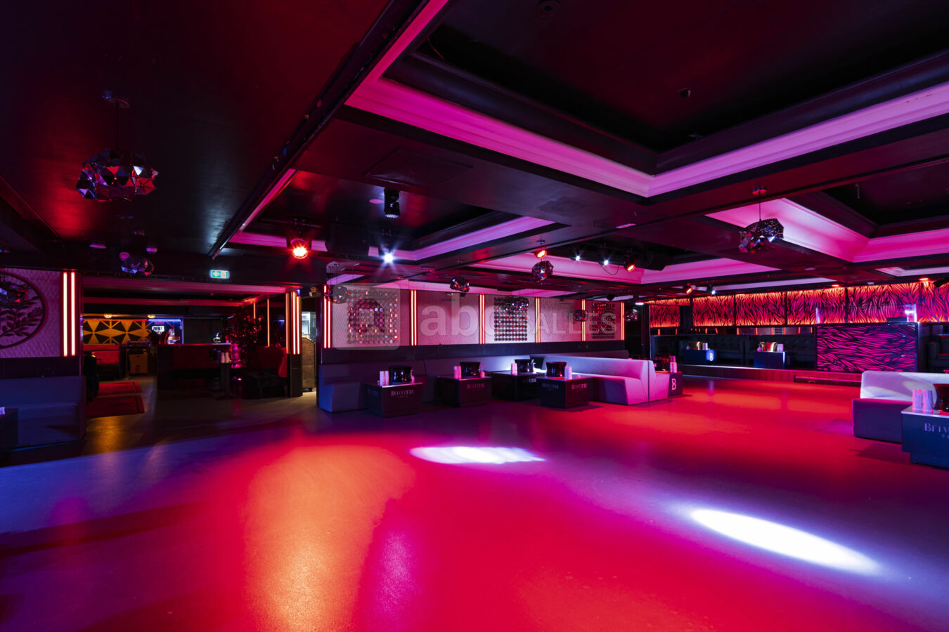 SALLE DE RECEPTION - TAMISE ROUGE