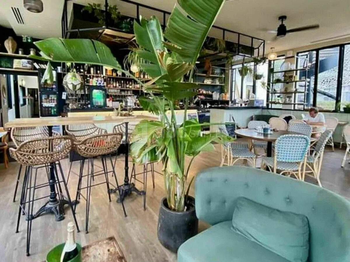 Espace Intérieur - Idéal pour une Soirée Dansante