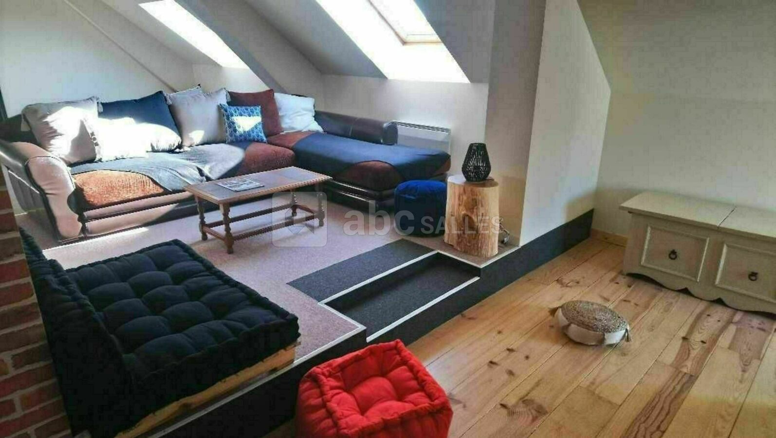 Mezzanine espace détente avec vidéoprojecteur