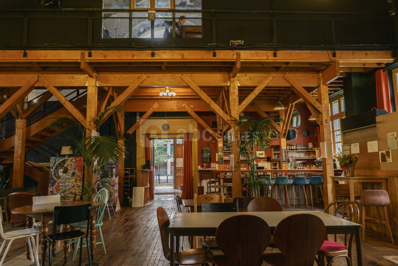 L'Agora ouvrant vers le hall d'entrée