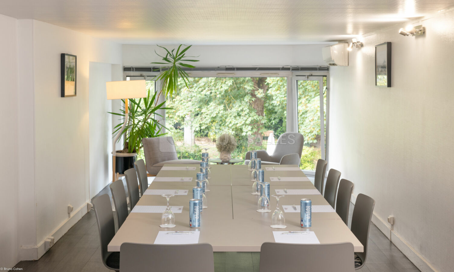 Salle Henri d'Orléans en pavé