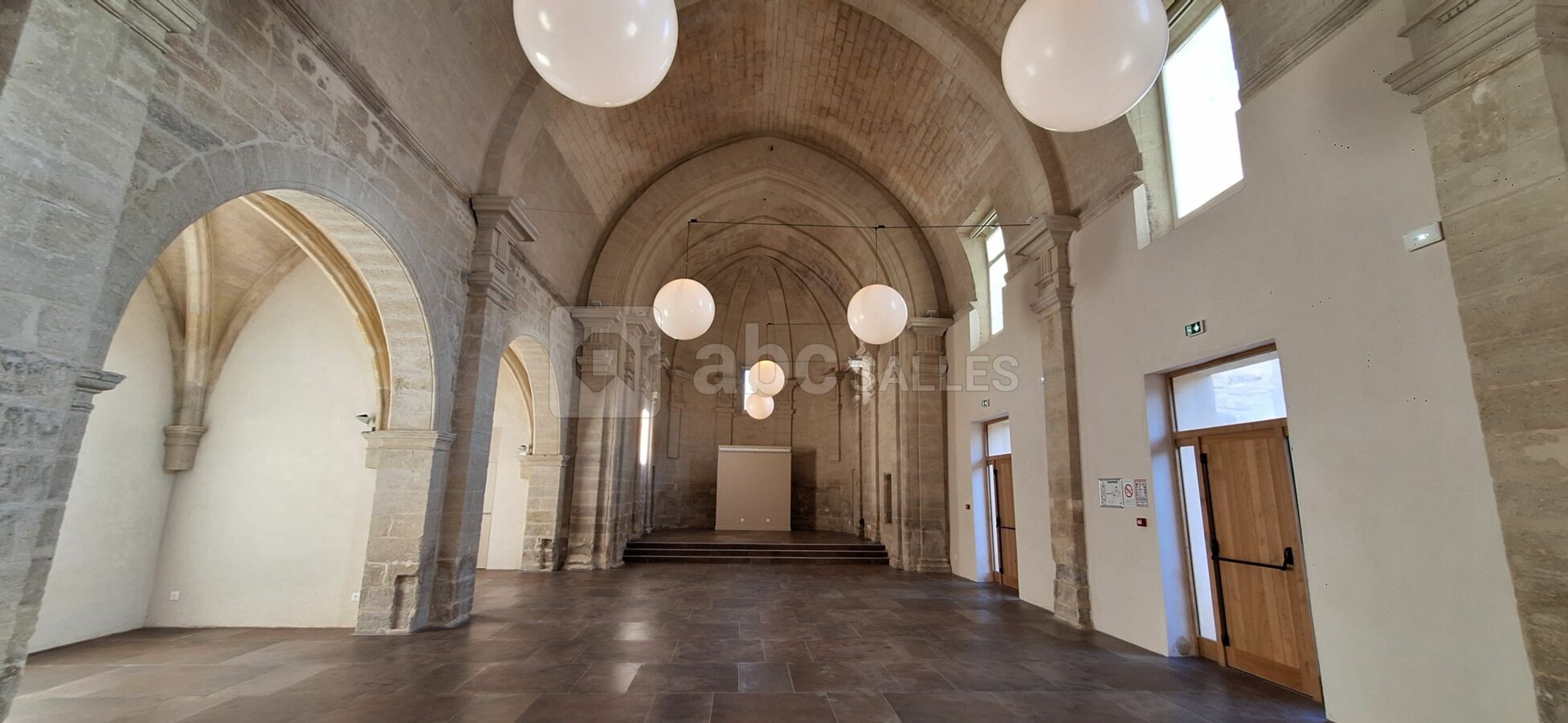 La salle vide, aménagement libre