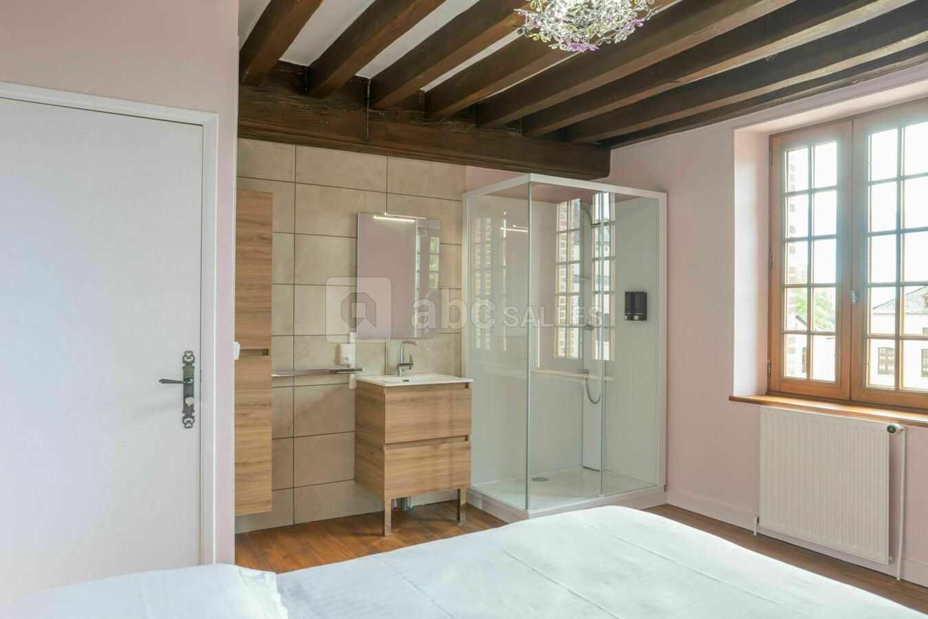 Les Douves - Chambre lit king size avec douche