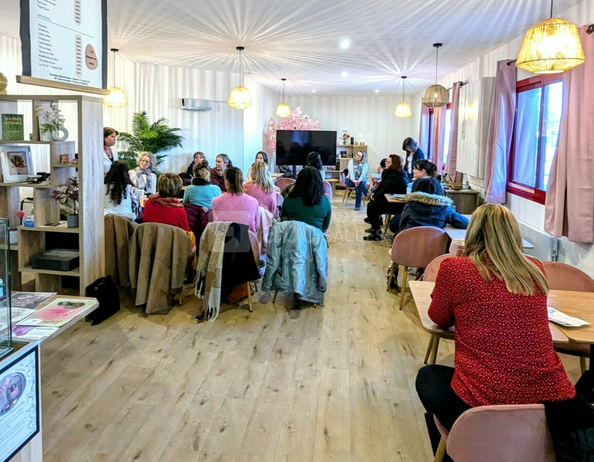 Salle de réception en mode conférence