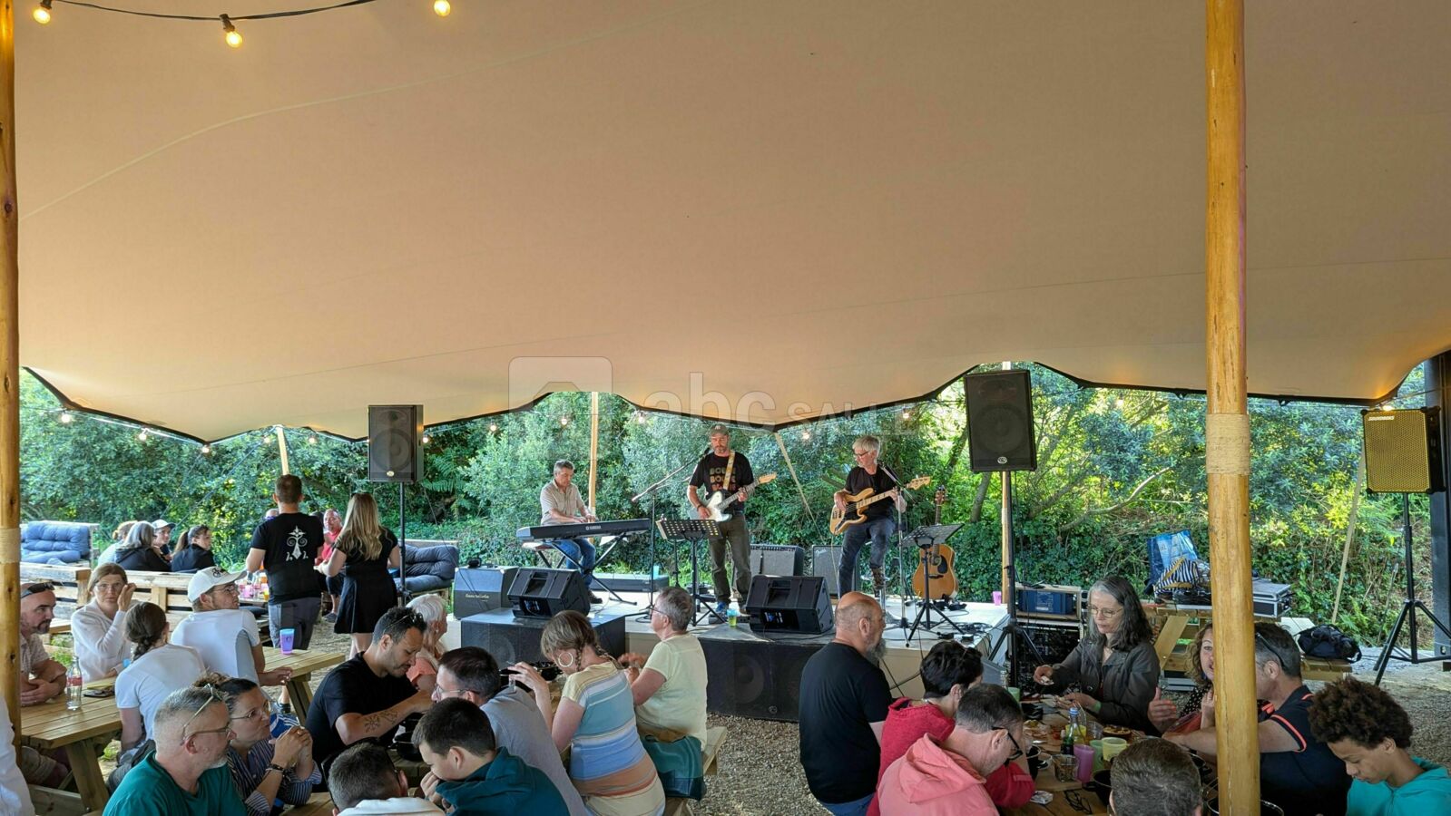 Guinguette - la Blanche Hermine