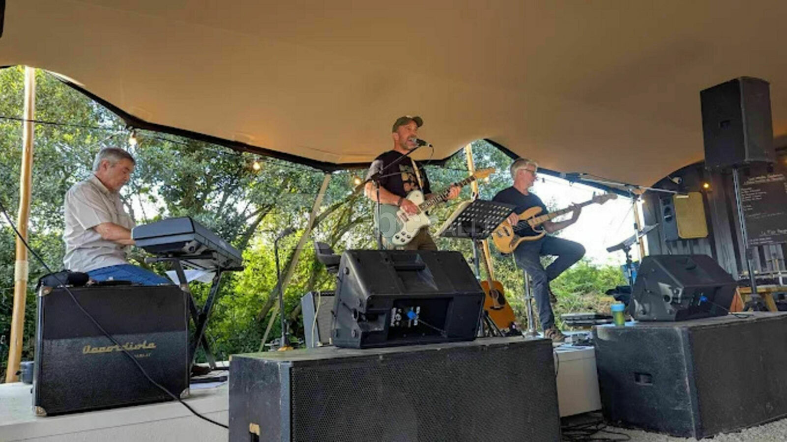 Guinguette - la Blanche Hermine