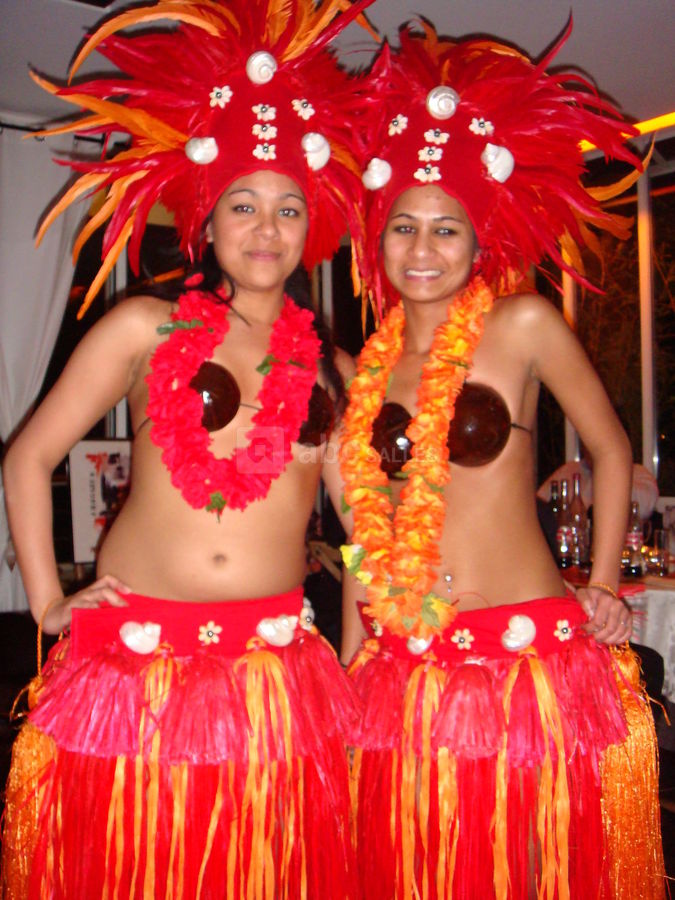 Danseuses tahitiennes