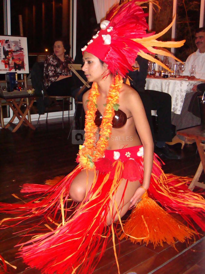 Danseuses tahitiennes