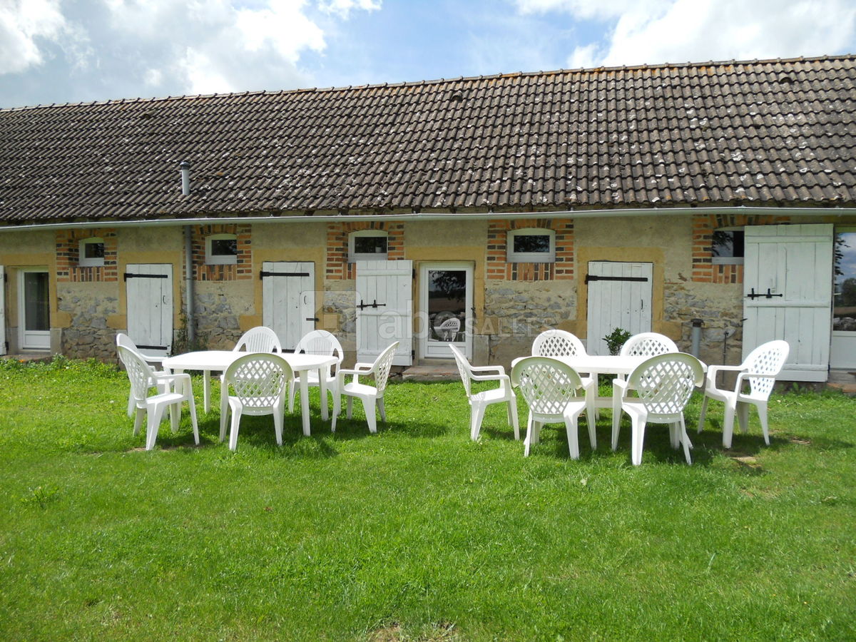 Jardin devant le gîte