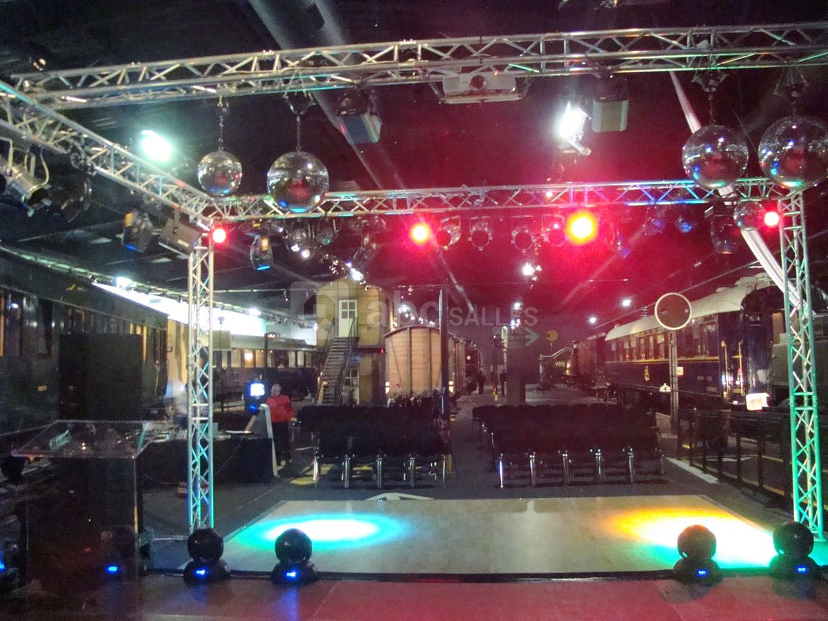 Scène et piste de danse