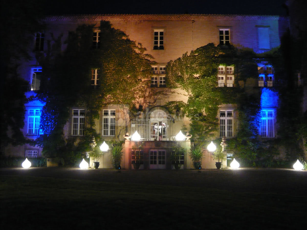 La Façade sud avec eclairage