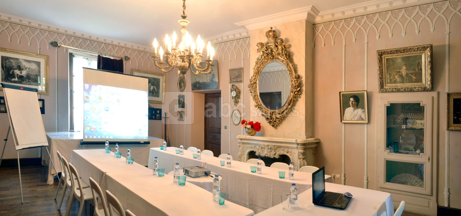 Séminaire dans la Salle de bilard